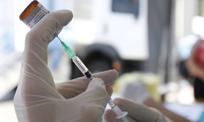 Bayeux completa um ano de vacinação contra a Covid-19 e Câmara relembra esforços para imunizar população